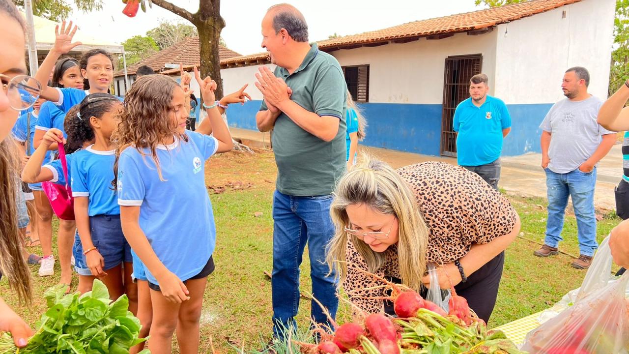 Amparo Social e Vínculos Fortalecidos: Entrega de Uniformes e Progresso no Centro de Convivência Dr. Rodolfo