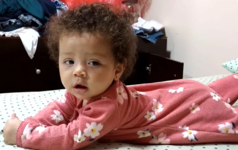 Bebê que morreu após tomar injeção com dipirona tem corpo retirado de velório para exames no IML