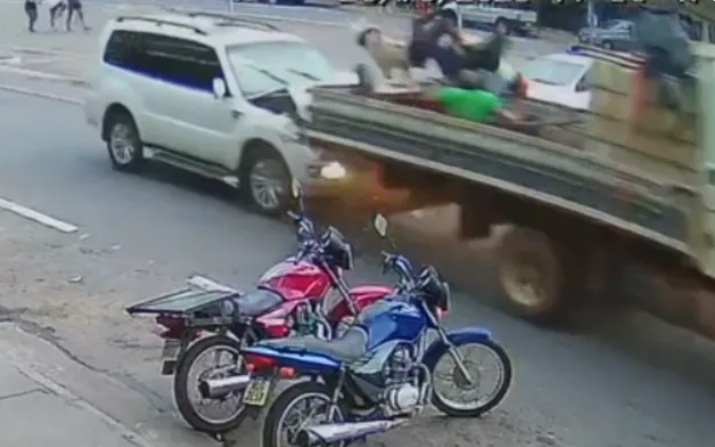 Acidente em Caldas Novas: adolescente e mototaxista são atropelados por motorista bêbado