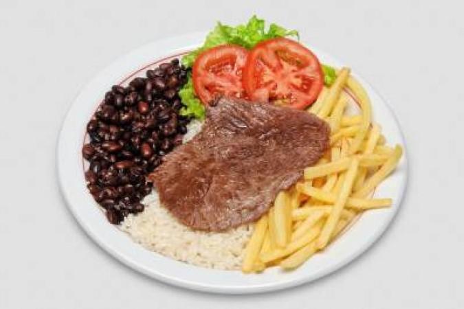 Trabalhador gasta, em média, mais de R$ 50 para comer fora de casa no Brasil