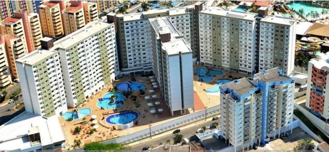 Juíza Concede Tutela de Evidência e Determina Restabelecimento de Editais no Riviera Park Thermas Flat Service