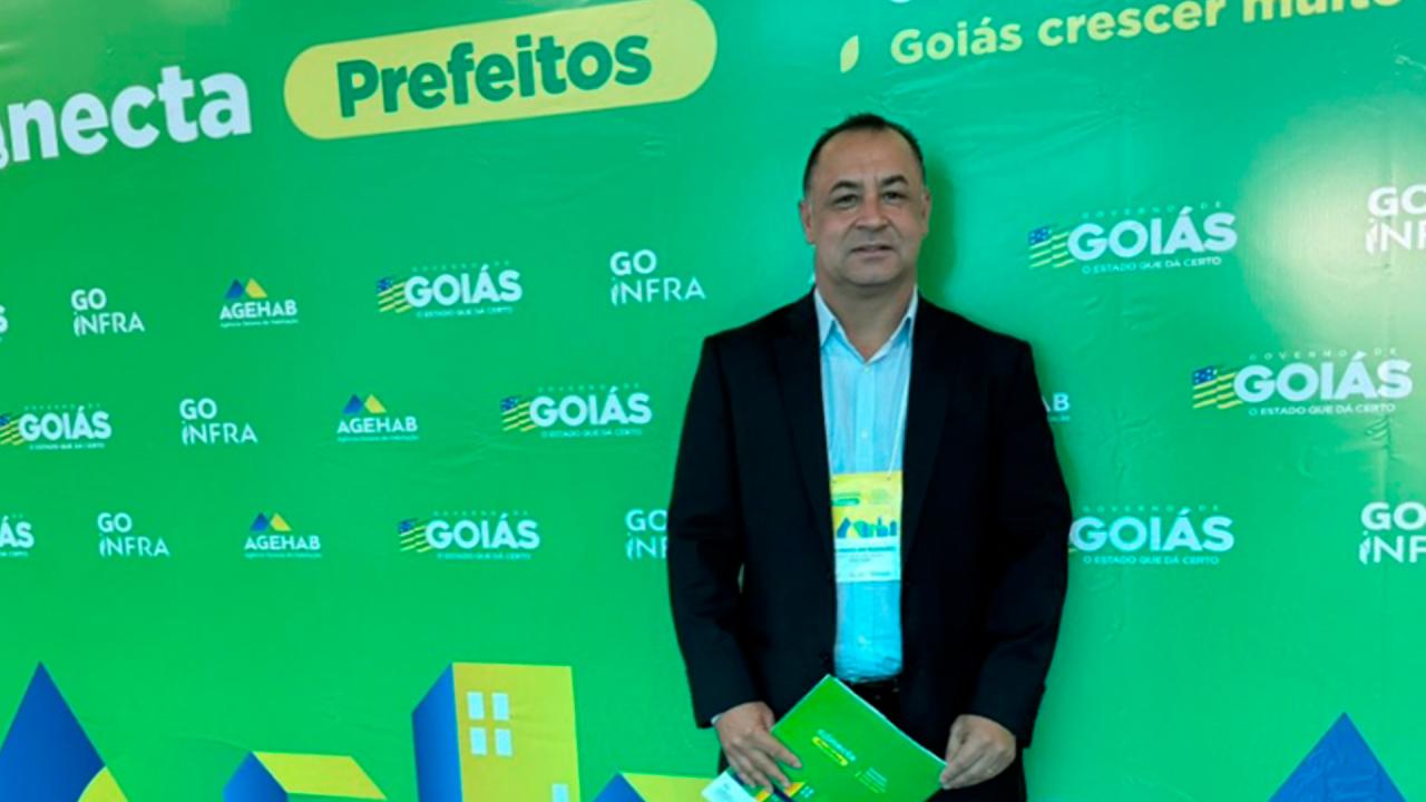 Prefeito de Novo Gama participa de evento estadual para discutir melhorias municipais
