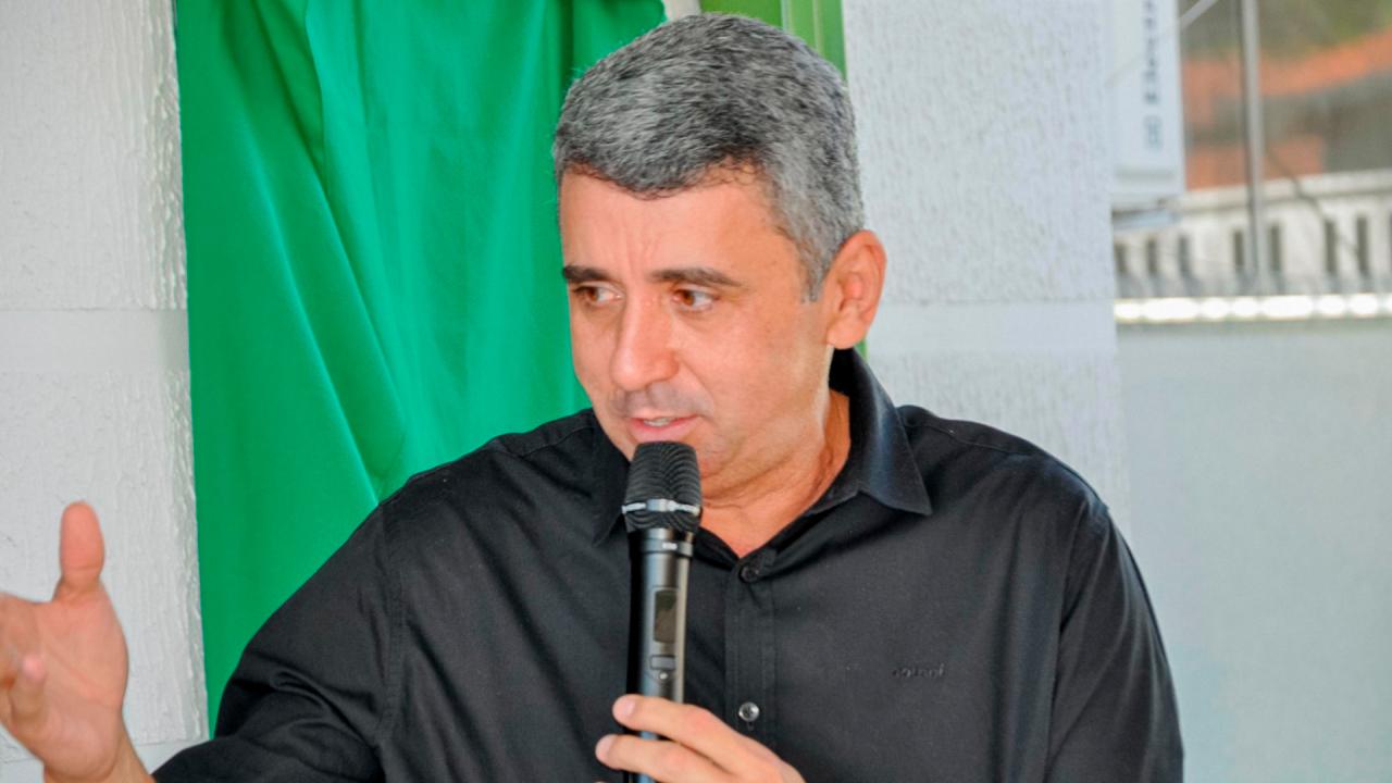 Prefeito envia projeto à Câmara para alterar lei e aumentar próprio salário