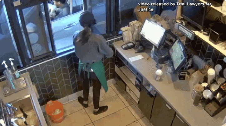 Entregador de delivery ganha indenização de US$ 50 milhões da Starbucks após queimadura com chá quente em Los Angeles