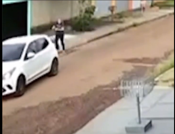 Motorista de aplicativo é presa após fugir com compras de passageira em Trindade