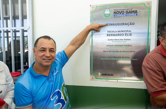 CARLINHOS DO MANGÃO REINAUGURA DUAS ESCOLAS EM MENOS DE SETE DIAS