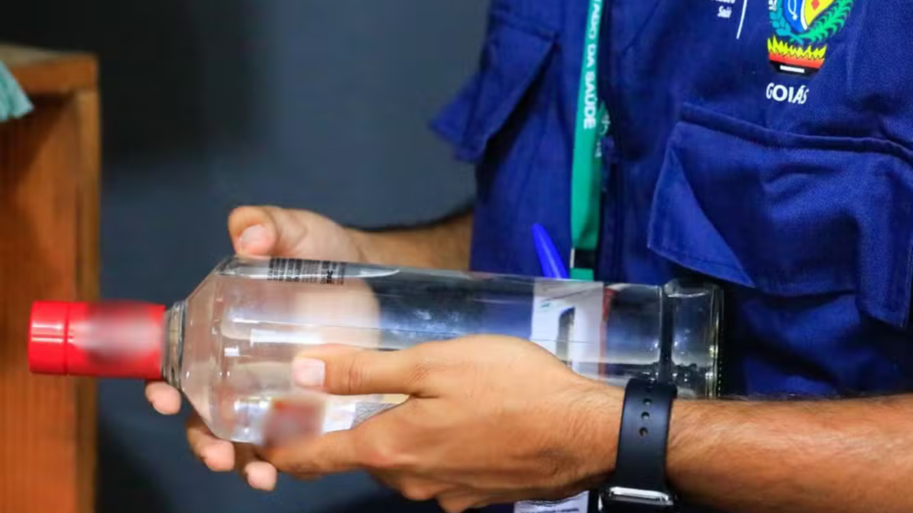 Metanol em bebidas: Goiás investiga primeiro caso suspeito de intoxicação e intensifica fiscalização