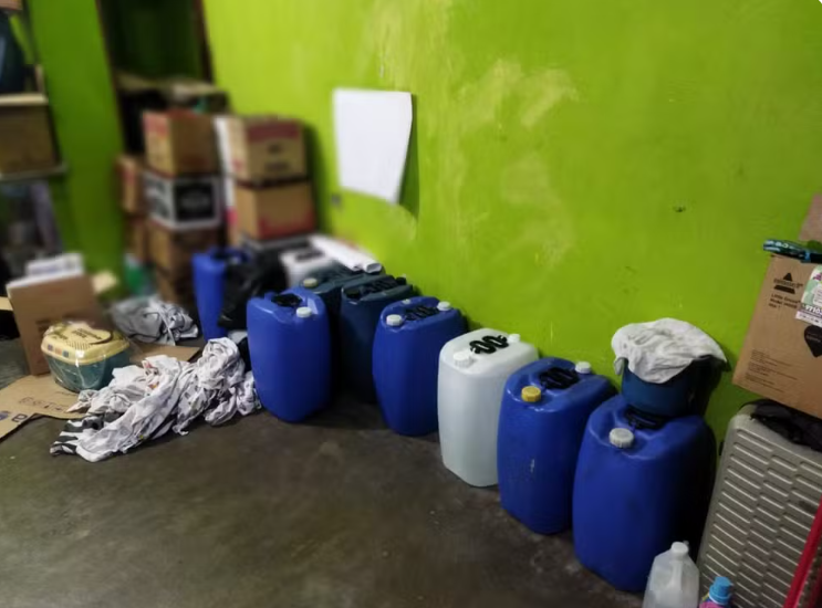 Polícia Civil desmonta fábrica clandestina responsável por bebidas adulteradas com metanol