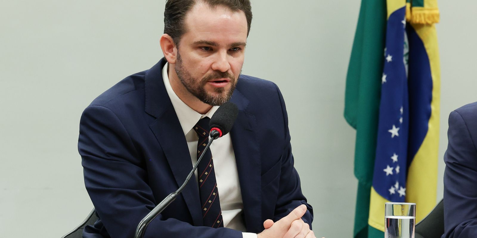 Durigan: dívida bruta do Brasil está entre 80% e 81% do PIB