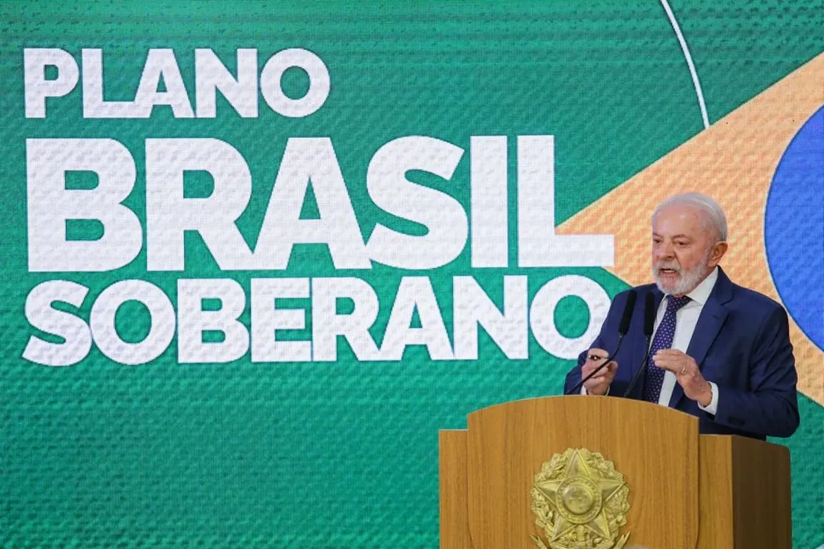Lula lança programa de crédito de R$ 18,5 bilhões para fortalecer empresas diante das tarifas impostas pelos Estados Unidos