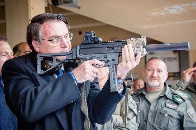 PF faz nova operação na casa de Bolsonaro para verificar armas registradas após decisão de Moraes