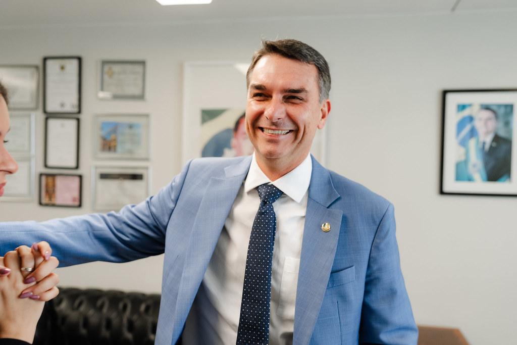 PL deve oficializar candidatura de Flávio Bolsonaro sem anunciar vice em convenção nacional