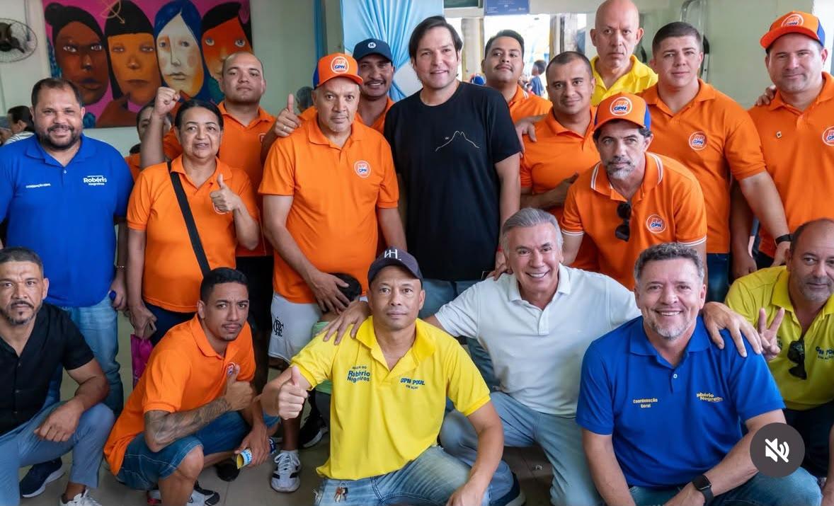 Robério Negreiros e apoiadores