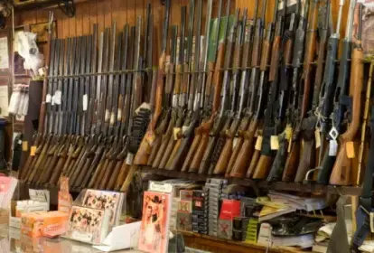 Proposta do governo Trump sobre venda de armas acende alerta para possível reforço do arsenal de facções brasileiras