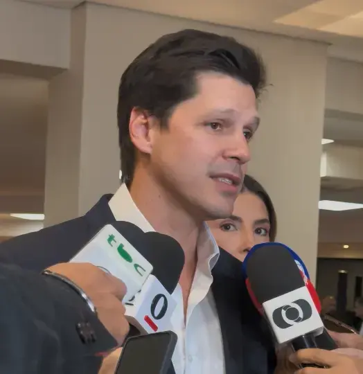 DANIEL VILELA CANCELA PARTICIPAÇÃO EM DEBATE DE ÚLTIMA HORA