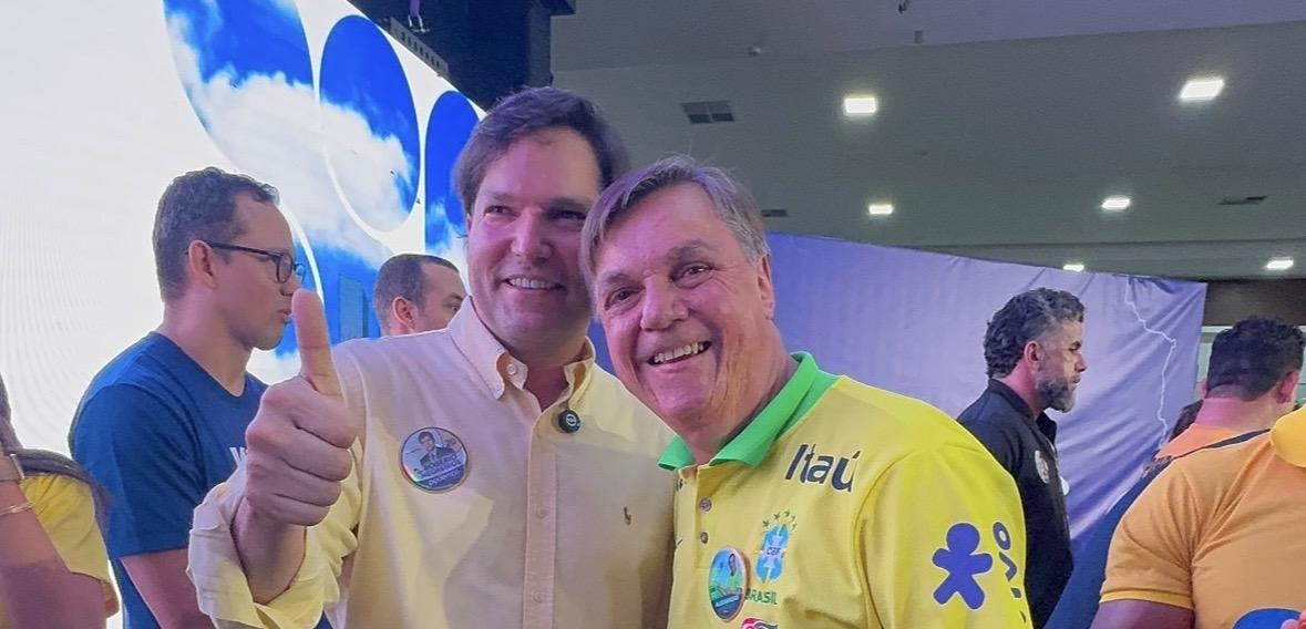 Robério Negreiros inicia campanha à reeleição com demonstração de força política na convenção do Podemos