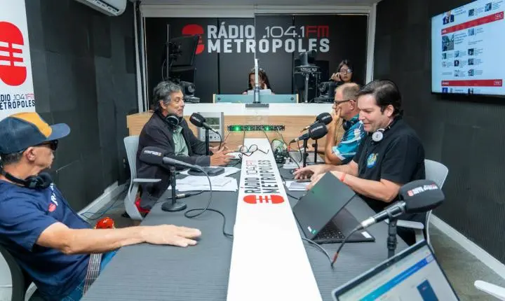 Robério Negreiros destaca investimentos no Renova DF durante entrevista na Rádio Metrópoles